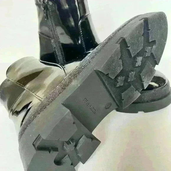 NEW! Steve Madden Kids' Trap Boot in Black Patent Boot - Picture 8 of 8